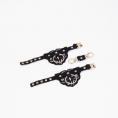 Черные кожаные наручники с клепками, кольцами и золотистой фурнитурой - Crazy Handmade - купить с доставкой в Элисте