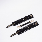 Черный кожаные оковы с узорами и золотистой фурнитурой - Crazy Handmade - купить с доставкой в Элисте