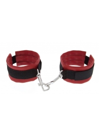 Красно-чёрные полиуретановые наручники Luxurious Handcuffs - Blush Novelties - купить с доставкой в Элисте