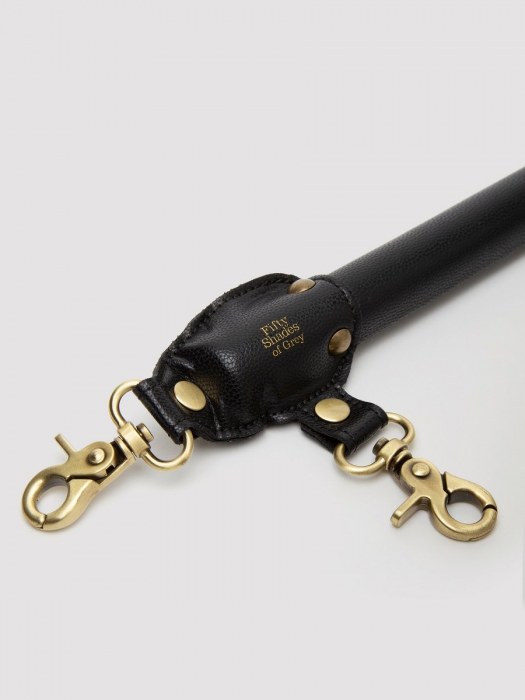 Черная распорка для ног Bound to You Faux Leather Spreader Bar - 50,8 см. - Fifty Shades of Grey - купить с доставкой в Элисте