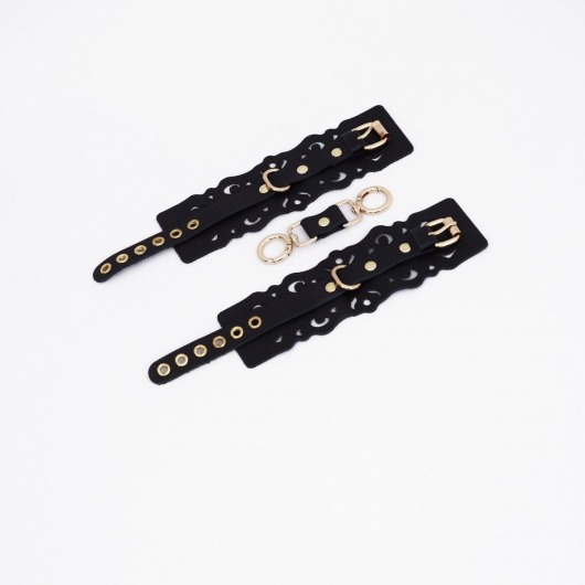 Черные кожаные наручники с узорами и золотистой фурнитурой - Crazy Handmade - купить с доставкой в Элисте