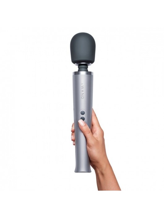 Серебристый массажёр-жезл le Wand с 20 режимами вибрации - Le Wand